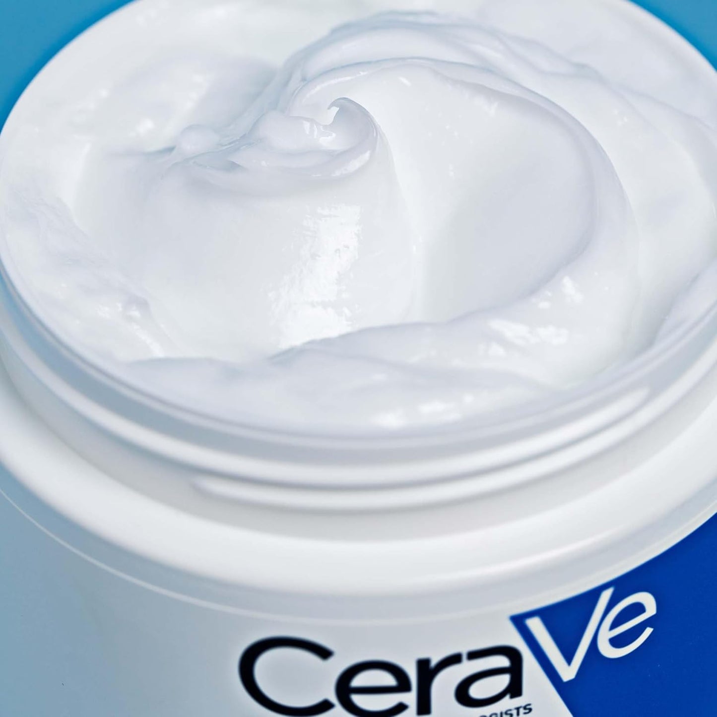 CeraVe Moisturising Cream, Face & Body, with 3 Essential Ceramides & Hyaluronic Acid for Dry to Very Dry Skin, Developed with Dermatologists, Fragrance-Free, 454g/16oz